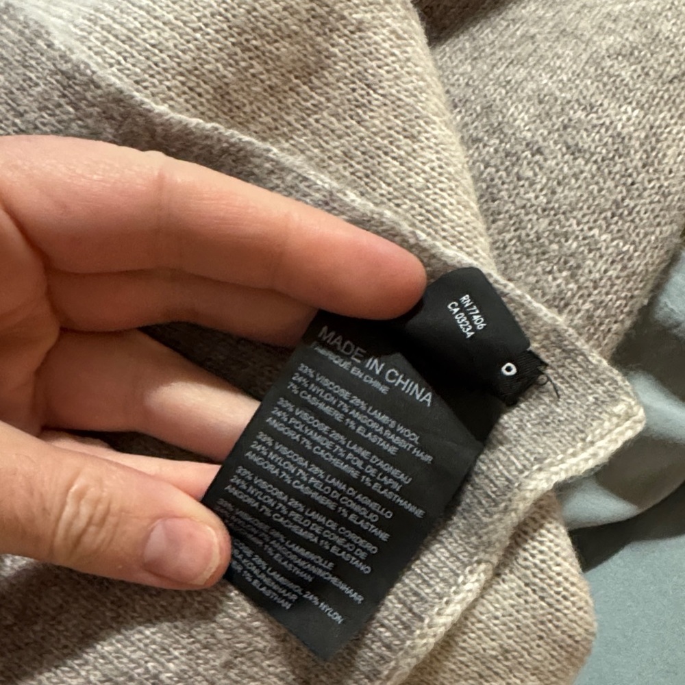 Club Monaco scarf/wrap - Picture 3 of 4